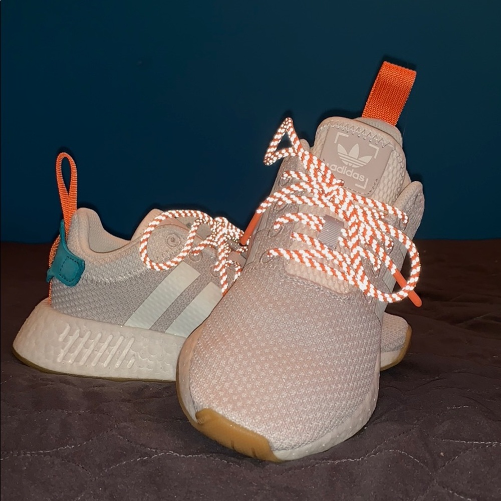 Adidas boost NMD R2